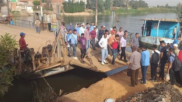 سائق تروسيكل عاكس فتاة.. شاهد عيان يروي اللحظات الأخيرة قبل كارثة معدية أبوغالب