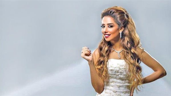 لن تتوقع سعره.. فستان بلقيس فتحي بالكويت يثير الجدل | شاهد 