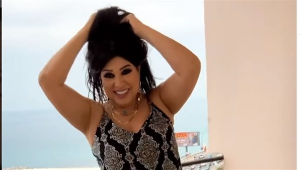 رقص ونقشة التايجر.. فيفي عبده تشعل السوشيال ميديا بفيديو جديد | شاهد