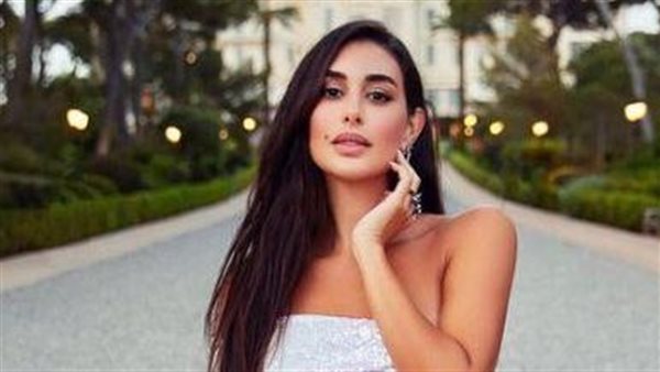 فستان قصير.. ياسمين صبري تشعل السوشيال ميديا | شاهد