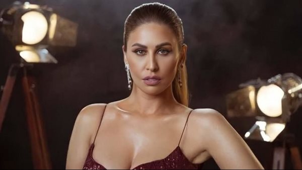 تهشمت سيارتها.. مي سليم تنجو من الموت في حادث مروع | شاهد