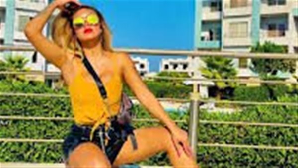 عرفت رجالة كتير ومعملتش حاجة حرام.. اعترافات مثيرة للبلوجر هدير عبدالرازق