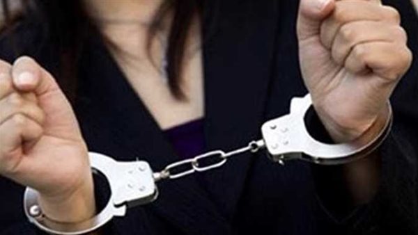 جريمة فى مصر القديمة..سيدة تقتل والدتها المسنة وتبكى على جثتها