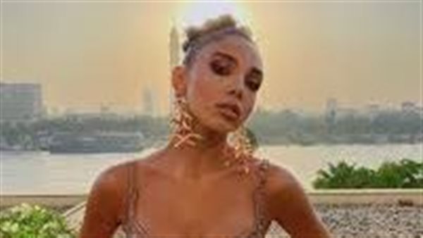 بطن مكشوف..اطلالة مثيرة للفنانة سلمي أبو ضيف | شاهد