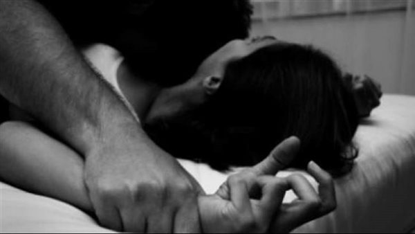 تهتك في الرحم.. تفاصيل صادمة في اعتداء أب على ابنتيه جسديا بالجيزة