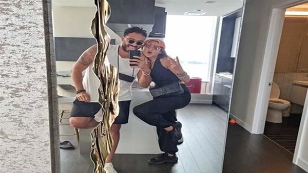 حياة ليست مناسبة و3 أضعاف العمر.. القصة الكاملة لانفصال نيللي كريم عن هشام عاشور