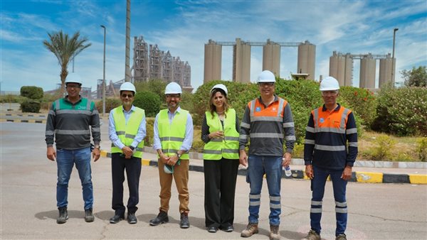 المستشار الأول لأفريقيا وتركيا في مؤسسة سويسرا العالمية SGE يزور مصنع لافارج مصر بالعين السخنة