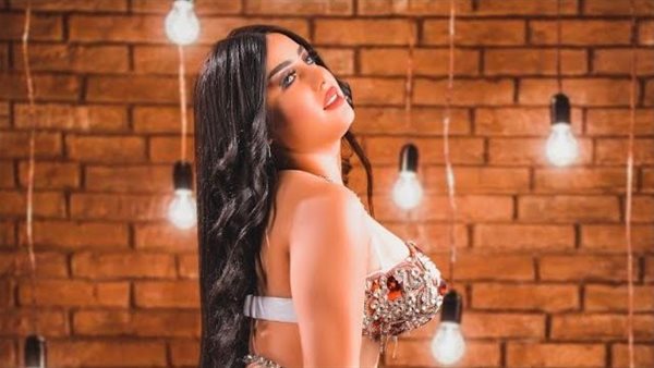 أفلام إباحية وحشيش وترامادول.. تفاصيل مثيرة جديدة في القبض على الراقصة دوسة