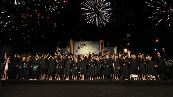 الجامعات الكندية في مصر تحتفل بتخريج الدفعة الثالثة من جامعة جزيرة الأمير إدوارد بحضور السفير الكندي