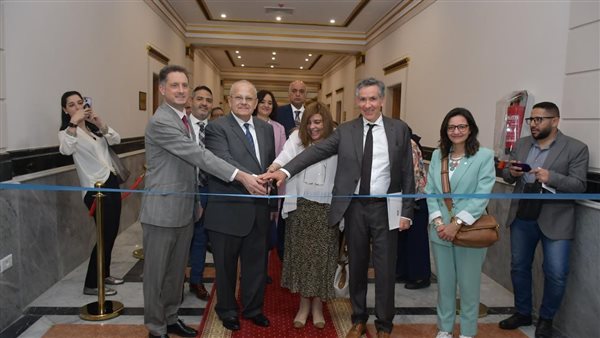 الخشت والسفير الفرنسي يفتتحان المكتب الوطني للوكالة الفرانكفونية بجامعة القاهرة الدولية (فيديو)