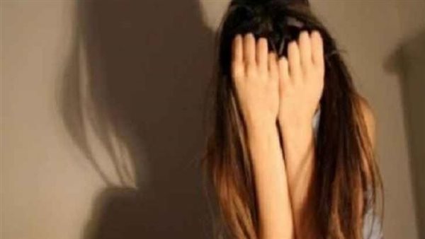 اتخانقت معاها.. أقوال مثيرة لوالدة فتاة بولاق الدكرور بعد هتك عرضها