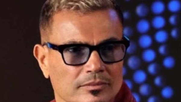 بعد فيديو الصفعة.. قرار مفُاجئ من عمرو دياب 