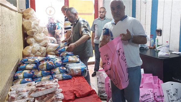 جبر الخواطر.. توزيع لحوم ومواد غذائية للفته بالإسكندرية بمناسبة عيد الأضحى 