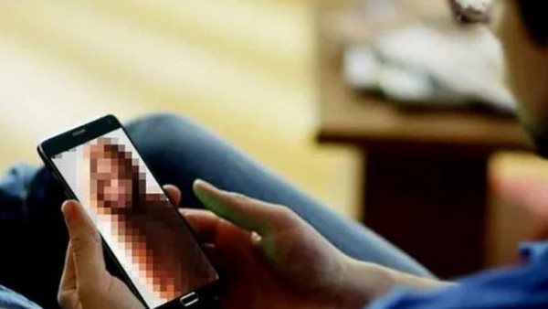 صور وفيديوهات عارية.. حكاية خدعة عاطل لفتاة قادته إلى السجن