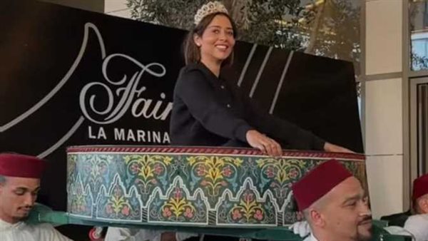 ما السبب؟..أهالي المغرب يحملون بلقيس على الأعناق قبل حفلها في موازين | فيديو