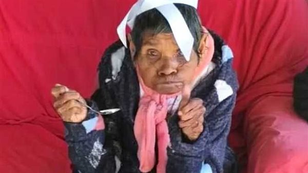 أسطورة حية.. حكاية أكبر معمرة في العالم تأكل البيض والكعك فقط