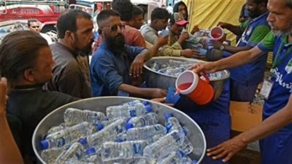 ما القصة؟.. الناس يسقطون موتى بالشارع فى هذه المدينة الشهيرة