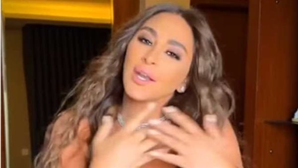 وين وصل العالم؟..أول تعليق من إليسا على أنباء زواجها