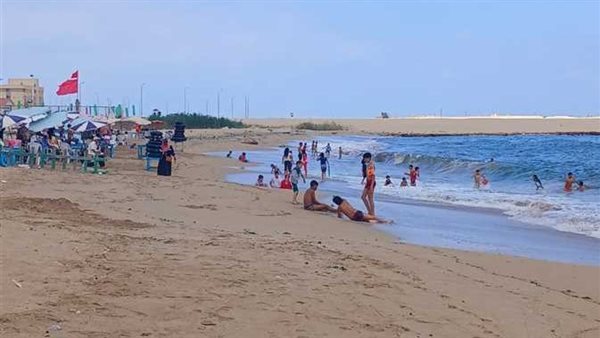 رفع الرايات الحمراء.. ماذا حدث في شواطئ الإسكندرية اليوم؟