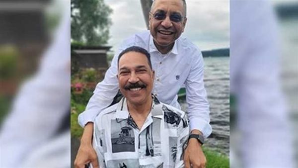 ظهر على كرسي متحرك.. تطورات الحالة الصحية للفنان عبدالله الرويشد | فيديو