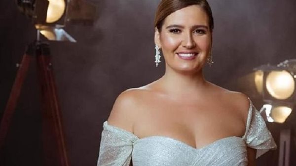 هدوم البيت.. هنا شيحة تثير الجدل بهذه الإطلالة | شاهد