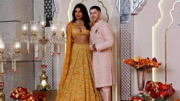 حفل زفاف أنانت أمباني.. رقصة هندية ولحظات رومانسية تجمع بريانكا شوبرا ونيك جوناس | شاهد