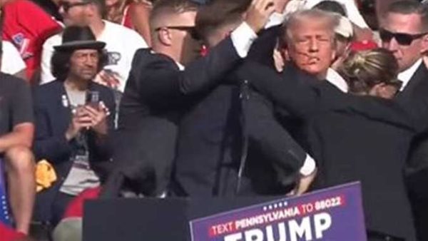 شاب 20 عاما ومكان مرتفع.. ماذا حدث في محاولة اغتيال ترامب؟