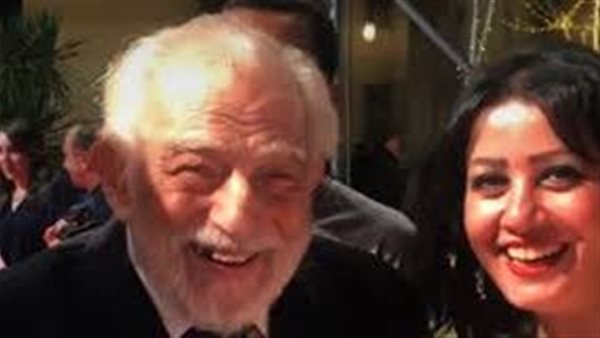 تدخل نقابة المهن التمثيلية.. حقيقة زواج الفنان رشوان توفيق من فتاة شابة | فيديو