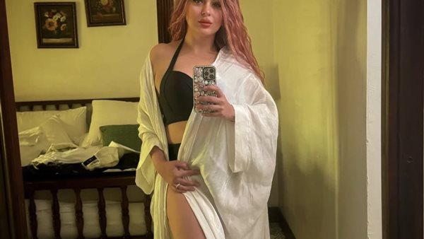 هاجمها الجمهور بسبب صورة.. من هي فرح يوسف؟