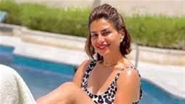 ملابس جريئة.. منة فضالي تثير الجدل بهذه الإطلالة | شاهد