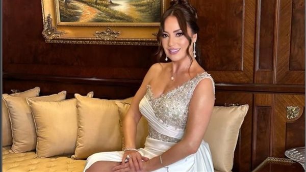 فستان سندريلا.. نرمين الفقي تشعل السوشيال ميديا بهذه الإطلالة | شاهد