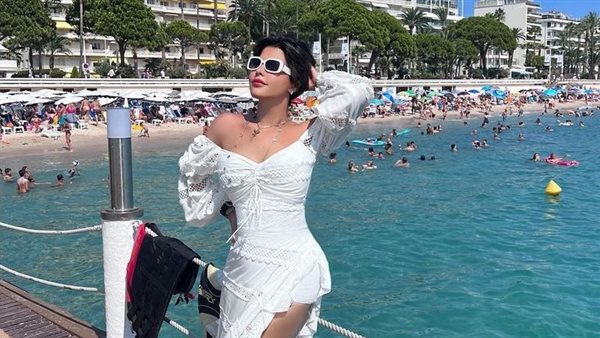 محتشمة.. شمس الكويتية تبهر متابعيها بهذه الإطلالة | شاهد