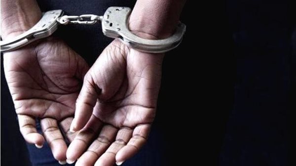 حاولا دفنه حيًا في المقابر.. تفاصيل القبض على رجل وامرأة متلبسين بمحاولة قتل في قنا