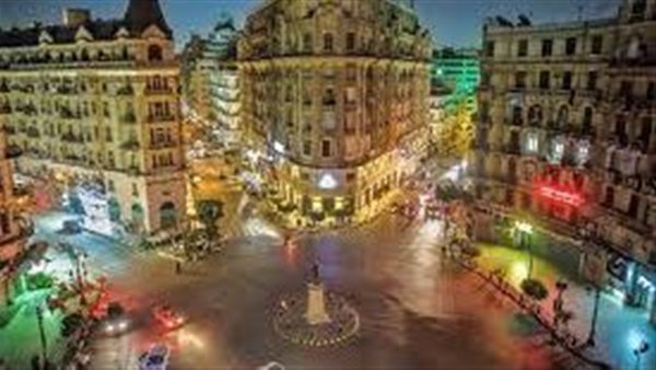 أغمى عليها وسط الشارع .. سر إصابة فتاة ألمانية أمام مطعم شهير