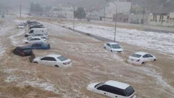 الأرصاد تجيب.. هل تمتد سيول السعودية إلى مصر؟ | فيديو