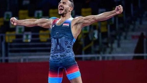 سكر تام ووضع يده بمنطقة حساسة.. تفاصيل مثيرة في اتهام كيشو لاعب المصارعة بالتحرش بفتاة باريس