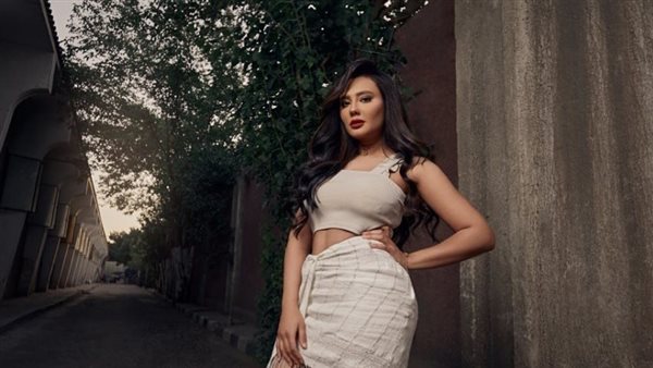 فستان جريء.. مي القاضي تثير الجدل بهذه الإطلالة | شاهد