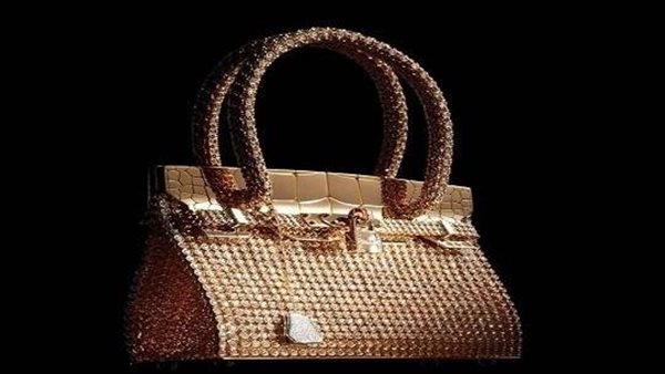 إحداها بـ 7 مليون دولار.. أغلى حقائب اليد النسائية في العالم | شاهد