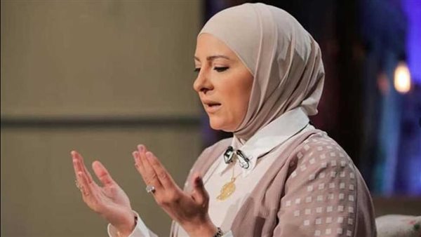 بتتريق على خيبتك.. هجوم ناري من دعاء فاروق على خالد منتصر بعد سخريته من البطل الأوليمبي محمد السيد