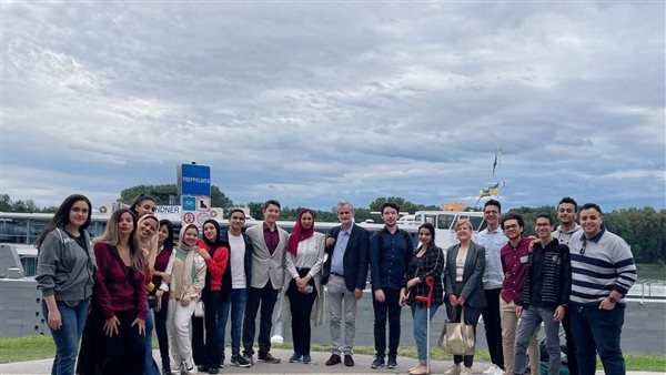 طلاب الطب البشري والأسنان بجامعة النهضة يخوضون تدريب صيفي بمستشفيات جامعة فيينا الطبية