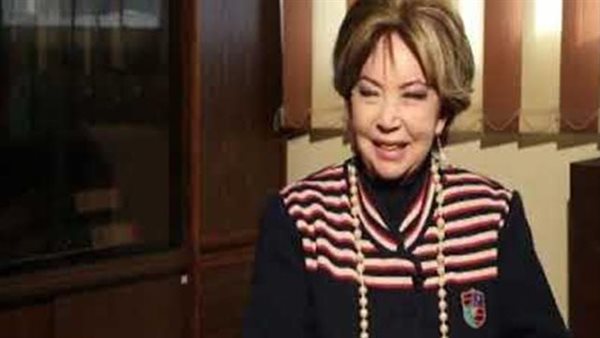 حمدية حمدي: عمرو دياب معتمد كملحن مش مطرب وشيرين بوظت نفسها | فيديو