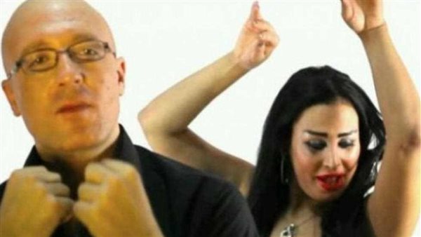 مخرج كليب سيب إيدي.. سر اسقاط الجنسية المصرية عن وائل صديقي