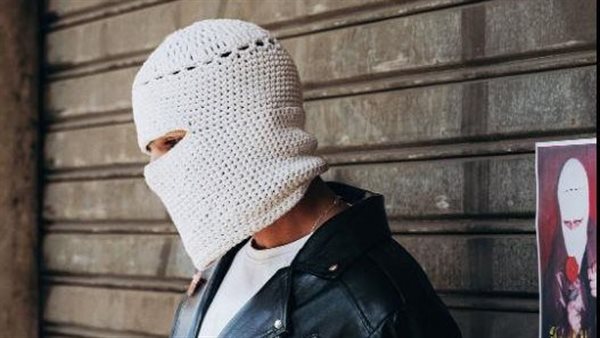  قبل حفل العلمين.. ماذا قال نجوم الفن عن المطرب المقنع تووليت ؟ | شاهد