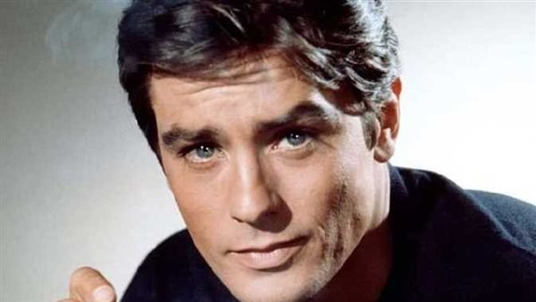 من التبني إلى الموت الرحيم.. أسرار في حياة النجم الفرنسي آلان ديلون