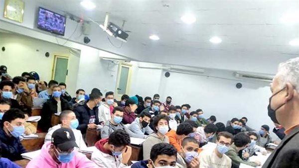 حقيقة إلغاء الفلسفة.. التعليم تحسم الجدل بشـأن موقف السناتر والدروس الخصوصية بعد النظام الجديد