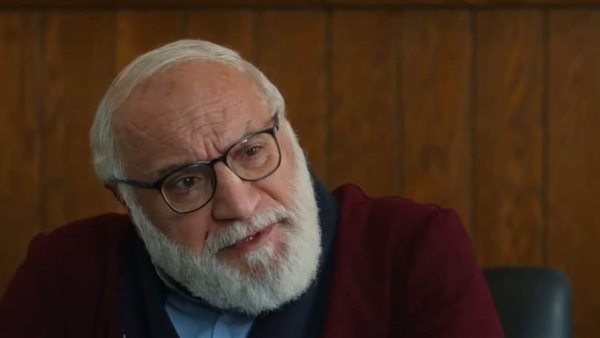 عزت زين يكشف تفاصيل لأول مرة عن حياته وسبب اعتراضه على دراسة نجله|فيديو