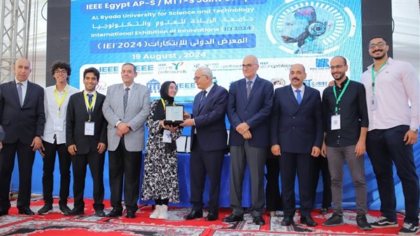 ابتكارات متميزة لطلاب مدارس المتفوقين في معرض جامعة الريادة (صور)