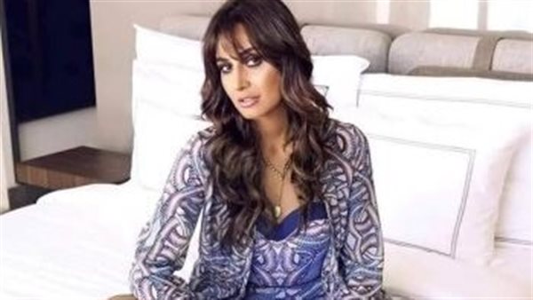  حلا شيحة تشعل السوشيال ميديا بهذه الإطلالة | شاهد