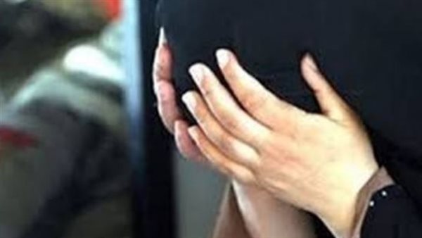 ربط والدته بجنزير.. قرار عاجل من النيابة بشأن التعدي على سيدة كفر الشيخ