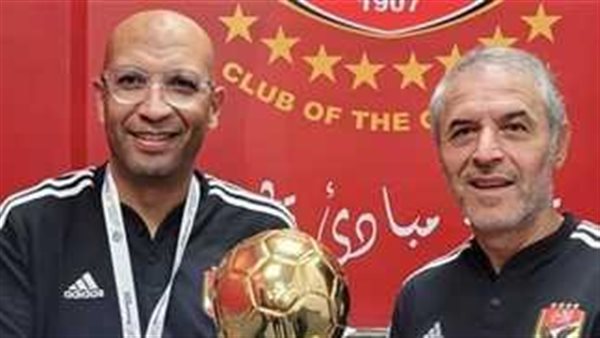 هجوم وأكاذيب وتجريح.. رسالة نارية من مترجم كولر السابق ويعلن مغادرة البلاد